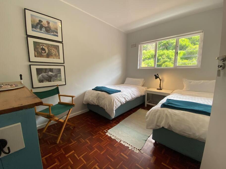 Lock Up & Go W/ Great Views In Simons Town Apartment