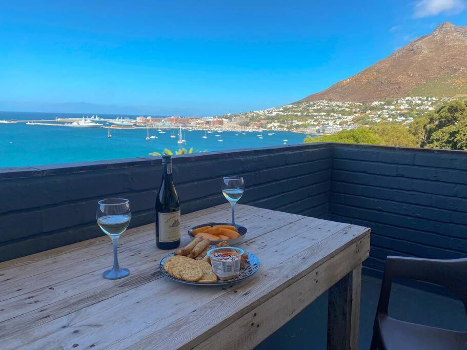 Apartment Lock Up & Go W/ Great Views In Simons Town Cape Town